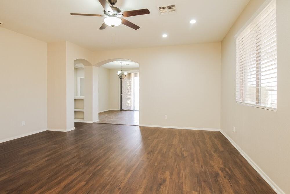 8724 N 57th Dr - Photo 3 of 16