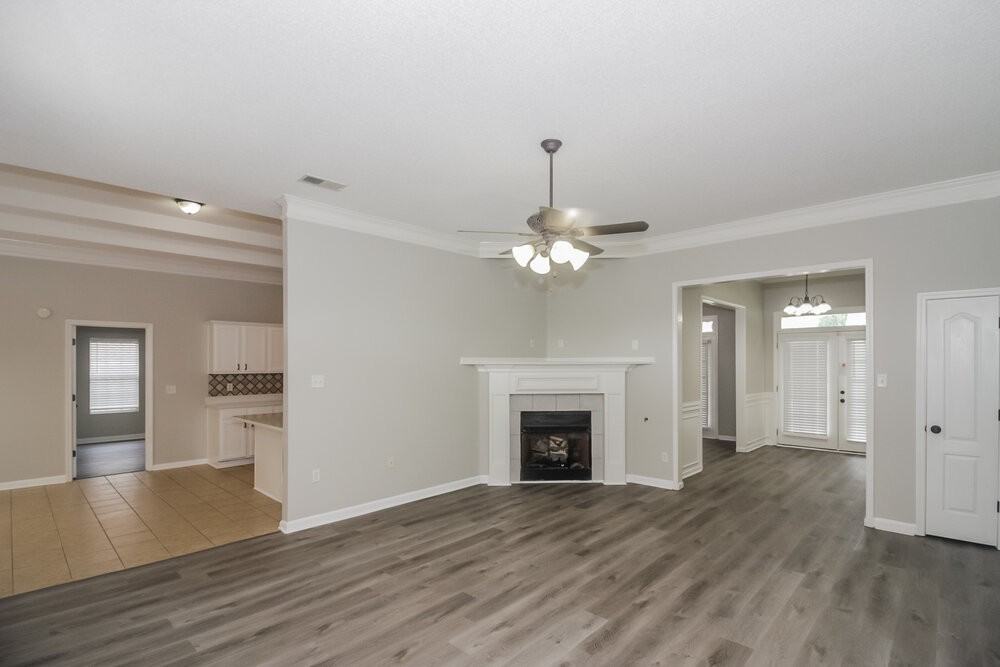 7201 Arcastle Loop W - Photo 4 of 16