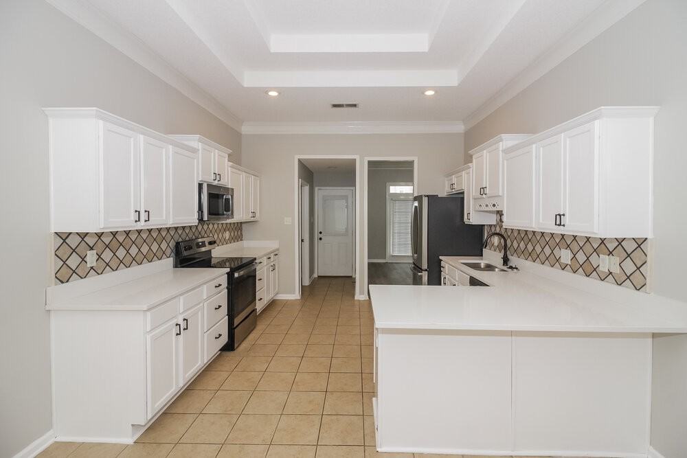 7201 Arcastle Loop W - Photo 7 of 16