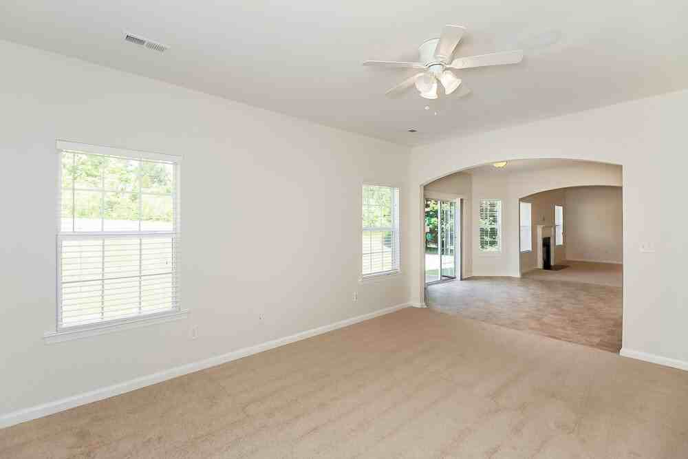 7698 Overlook Bnd - Photo 5 of 17