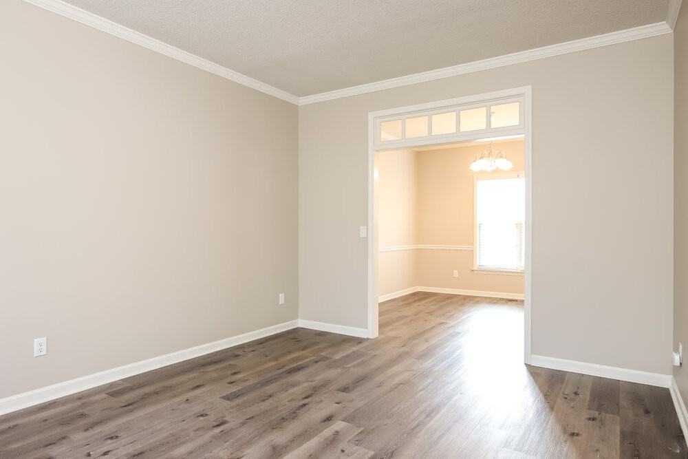 5820 Waterford Landing Ct - Photo 4 of 17