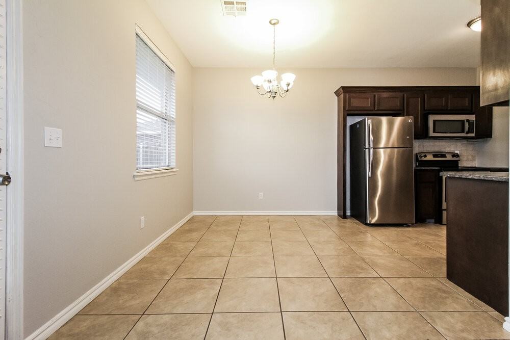 10609 Sw 32nd St - Photo 5 of 16