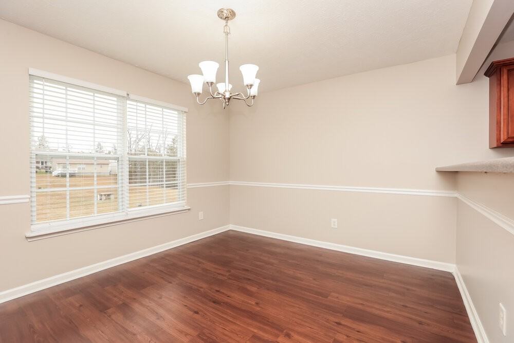 1025 Lakewalk Dr - Photo 6 of 17