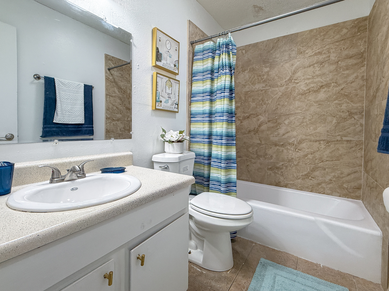 Hampton Court Apartments - Photo 7 of 28