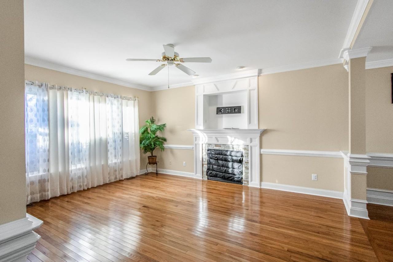 1108 Brittley Way - Photo 4 of 11