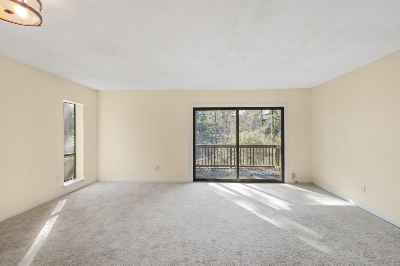 612 Pine Ridge Pl - Photo 2 of 11