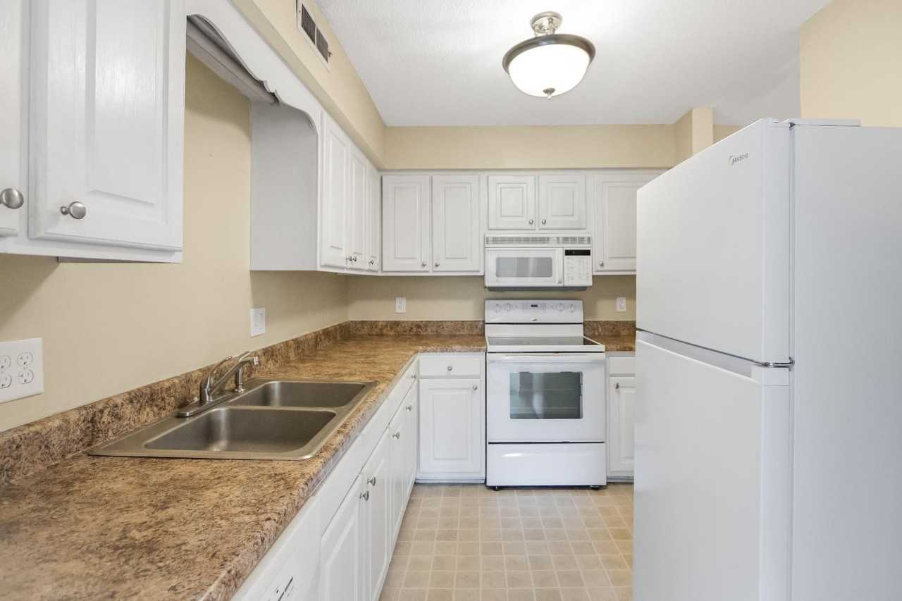 612 Pine Ridge Pl - Photo 4 of 11