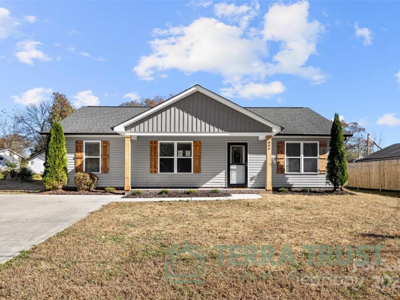 806 Grace Ave - Photo 2 of 20