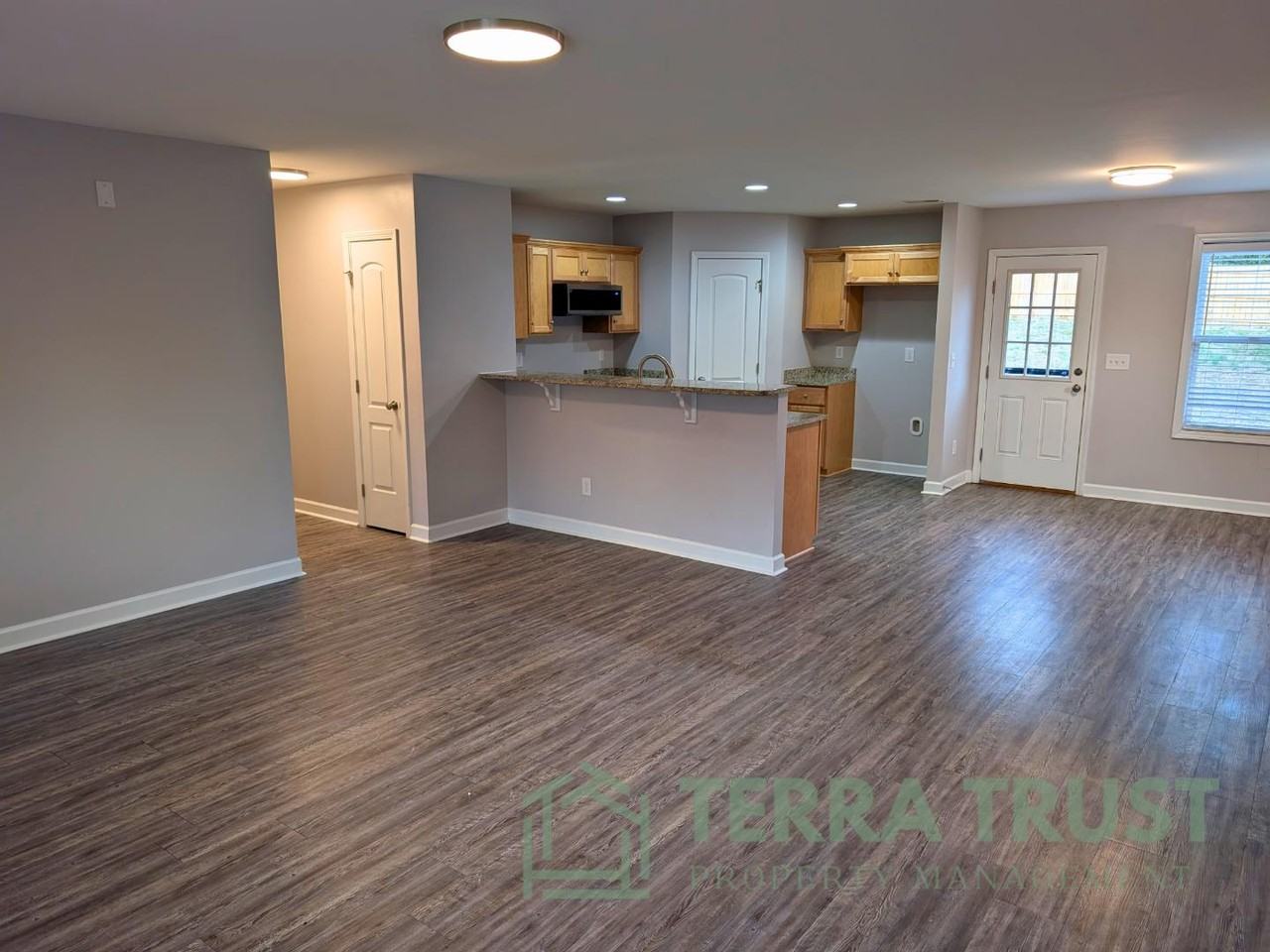 806 Grace Ave - Photo 6 of 20