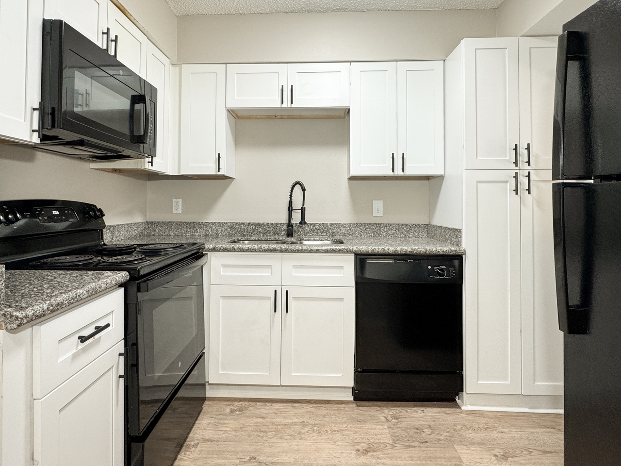 Ingleside Gardens Apartments - Photo 3 of 42