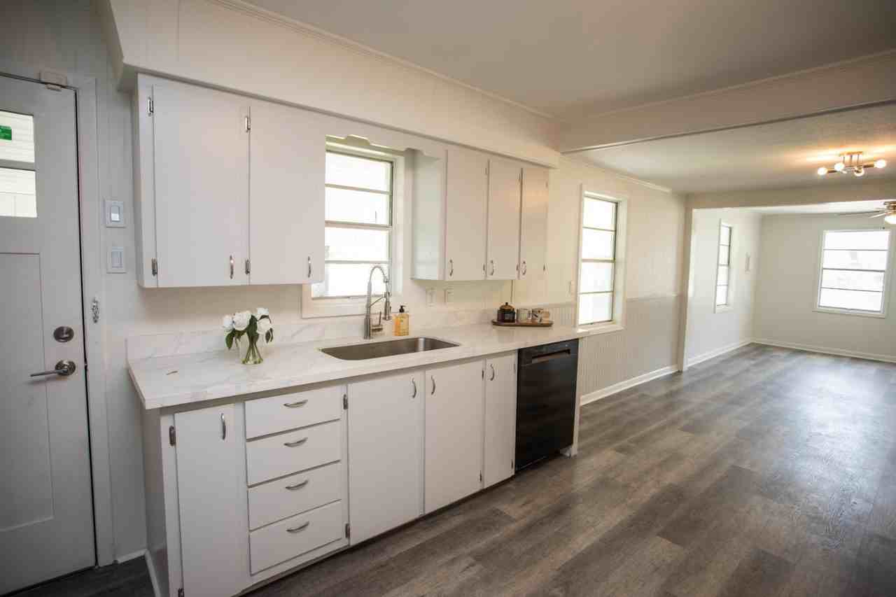 408 Martin Luther King Jr Dr - Photo 6 of 20