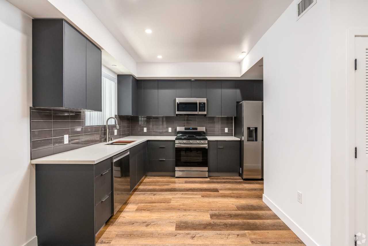 8940 Reseda Blvd - Photo 2 of 43