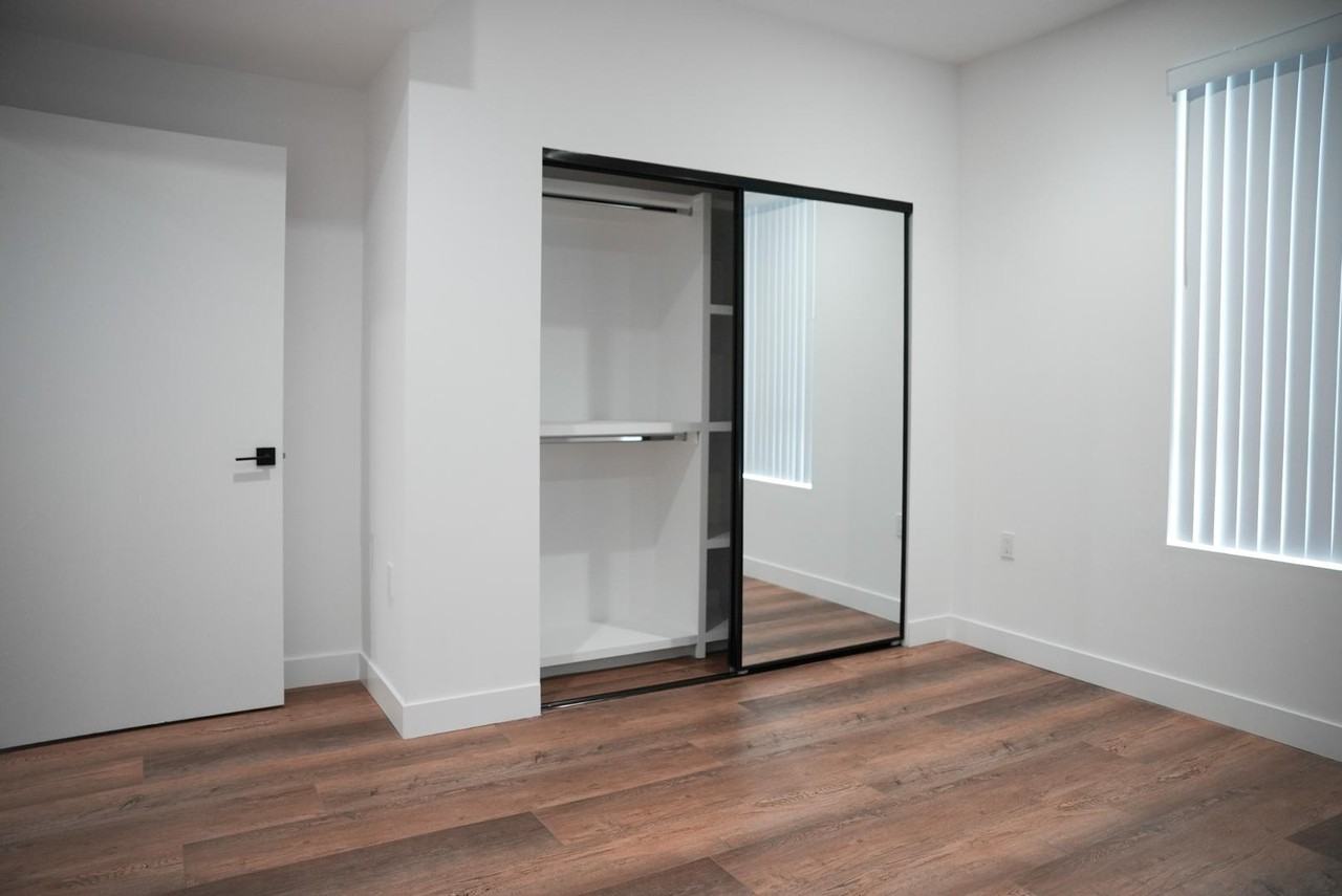 8940 Reseda Blvd - Photo 6 of 15