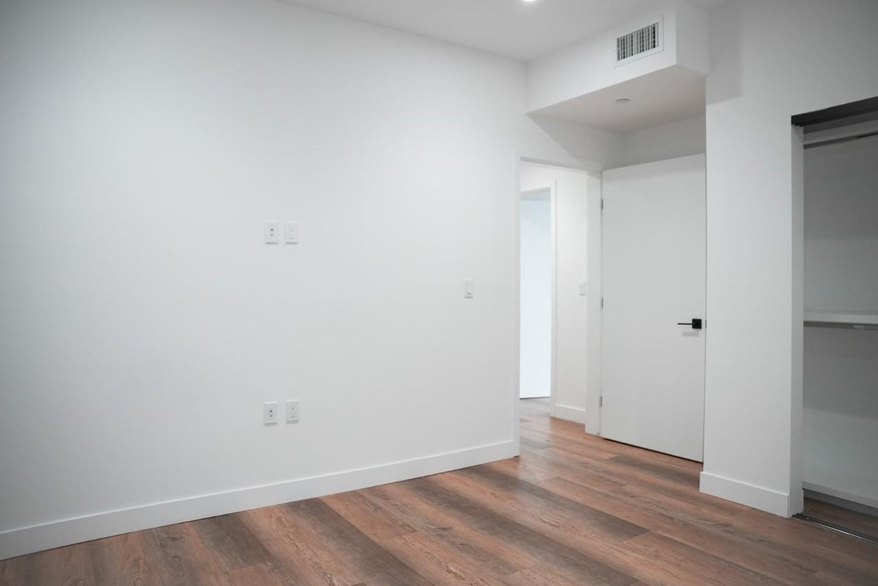8940 Reseda Blvd - Photo 7 of 15