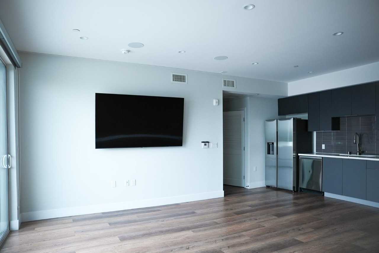 8940 Reseda Blvd - Photo 3 of 23