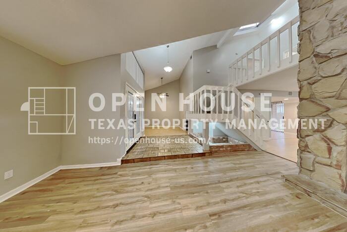 542 Enchanted Hollow Dr - Photo 4 of 20