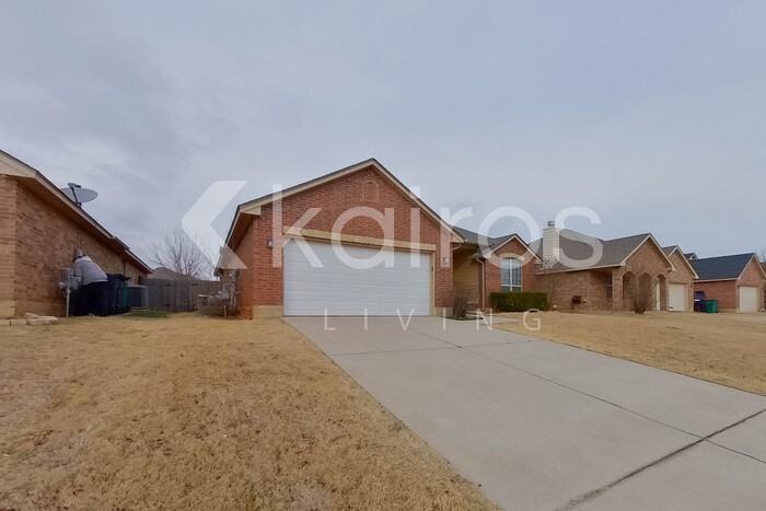 2421 Nw 158th St - Photo 2 of 28