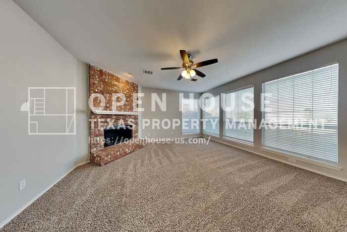 1609 Blackstone Dr - Photo 5 of 24