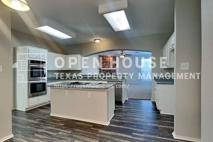 1609 Blackstone Dr - Photo 6 of 24