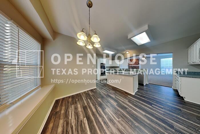 1609 Blackstone Dr - Photo 7 of 24