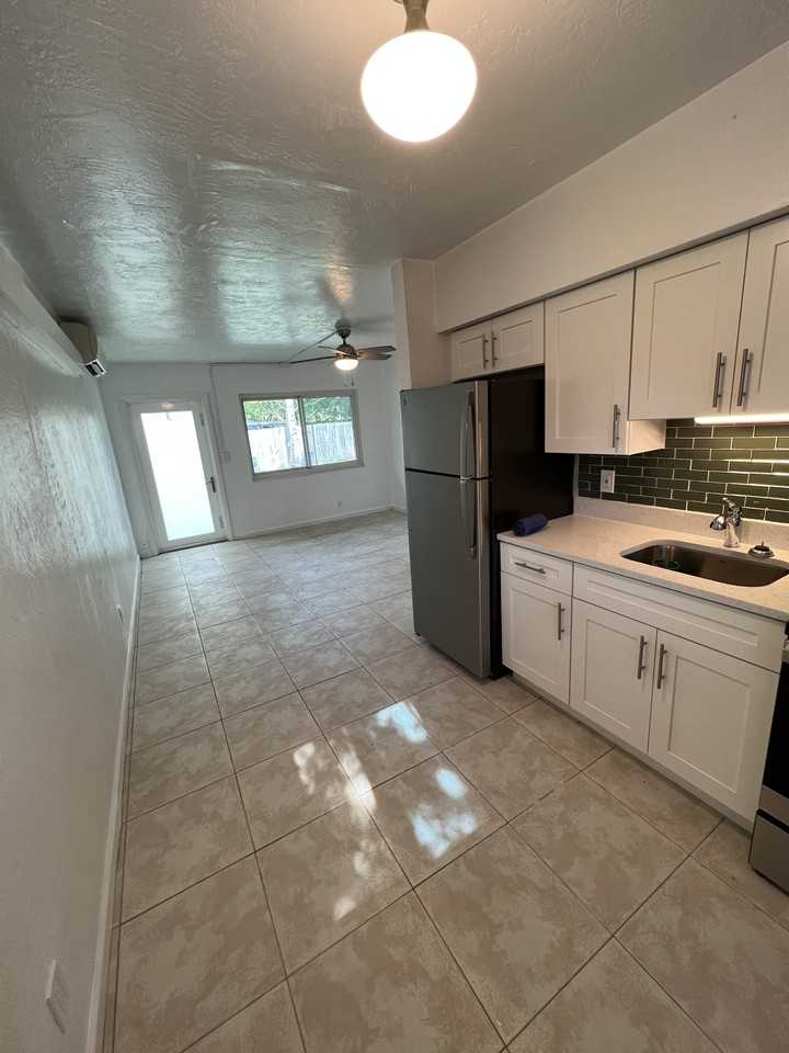 2149 Sw 47th St #3 - Photo 2 of 15