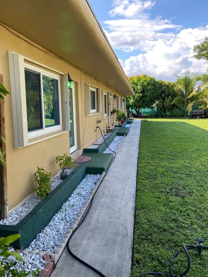 2149 Sw 47th St #3 - Photo 4 of 15