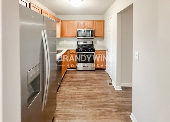 700 Newport Dr - Photo 7 of 28