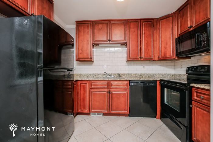 617 Sawmill Rd - Photo 7 of 12