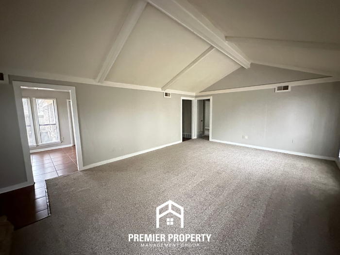 6879 Glenwick Dr - Photo 3 of 24