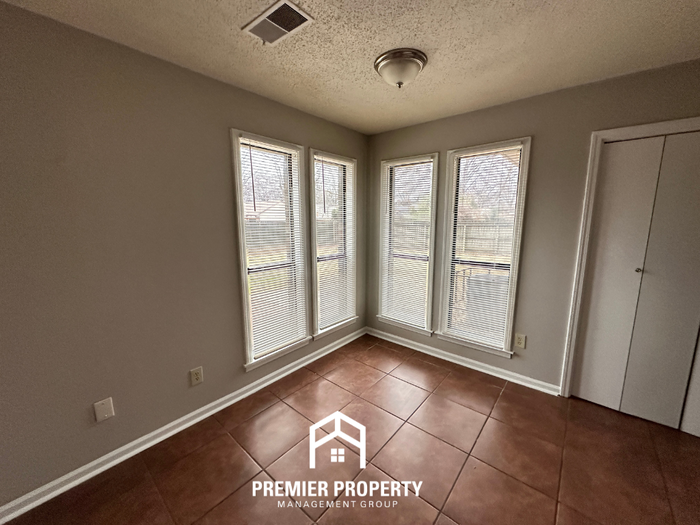 6879 Glenwick Dr - Photo 4 of 24