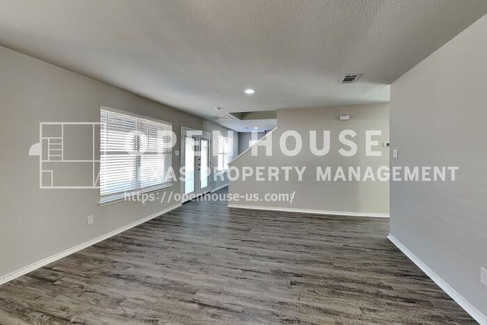 2702 Yellowstone Park Ln - Photo 6 of 21