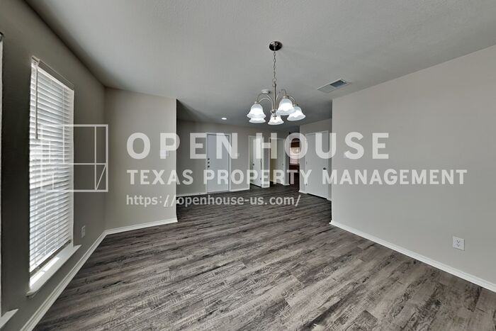 2702 Yellowstone Park Ln - Photo 7 of 21