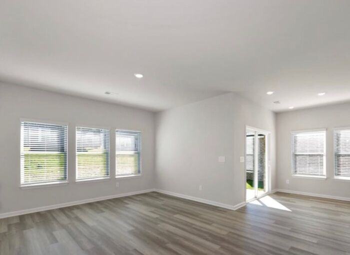 29362 Satilla Cir - Photo 3 of 12