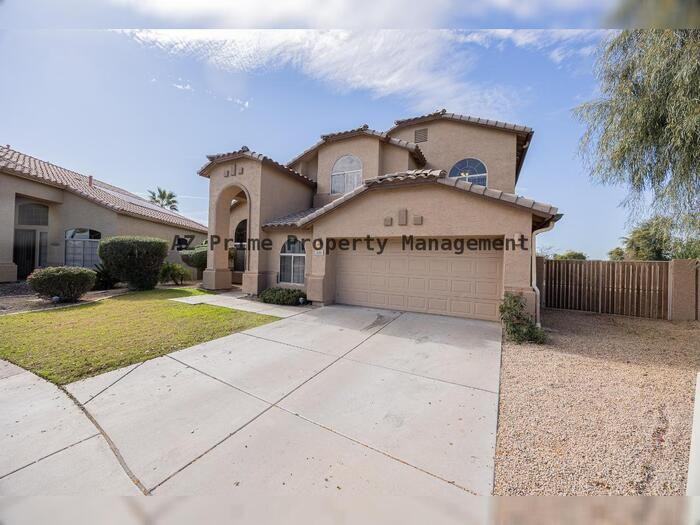 522 N Kimberlee Way - Photo 3 of 36