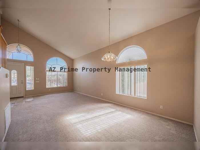 522 N Kimberlee Way - Photo 6 of 36