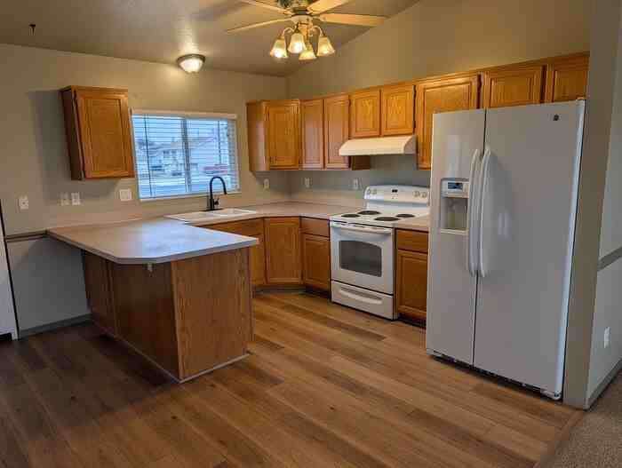 2117 W 1275 S - Photo 2 of 17