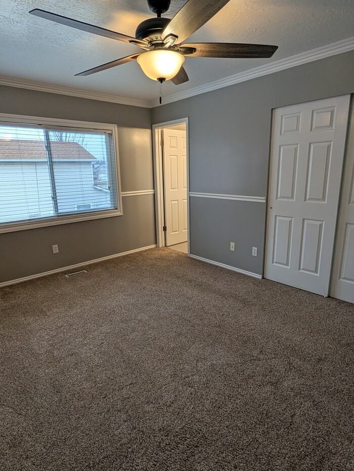 2117 W 1275 S - Photo 7 of 17