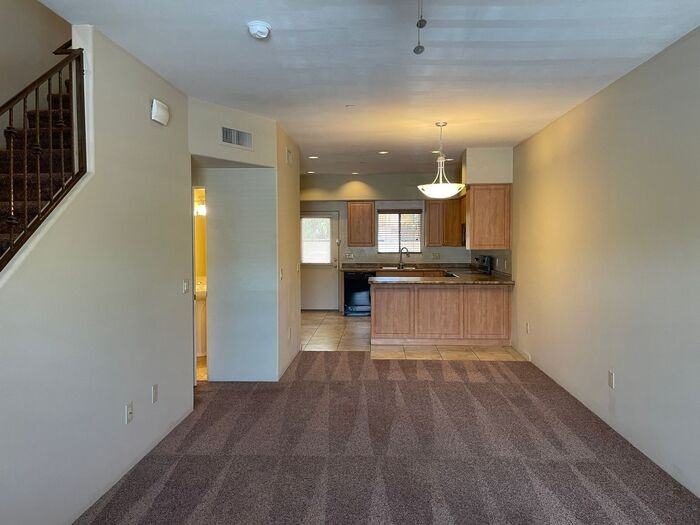 1435 W Kilburn St #2102 - Photo 2 of 28