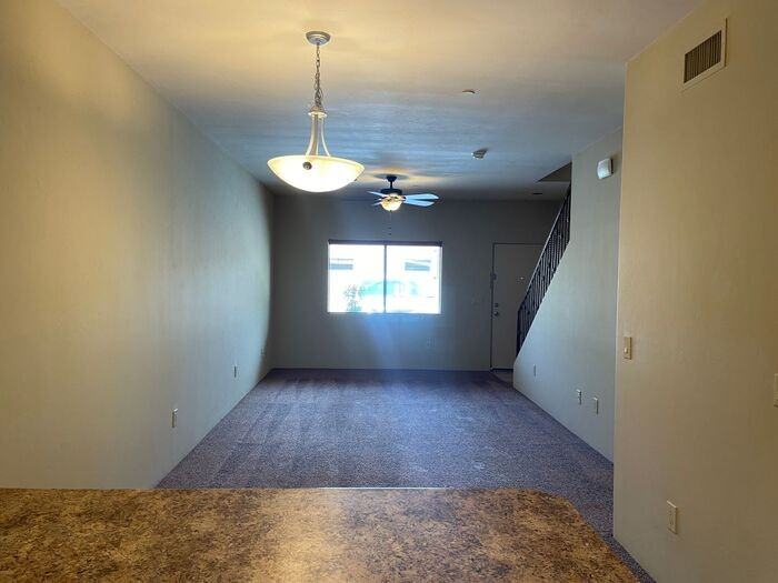 1435 W Kilburn St #2102 - Photo 6 of 28