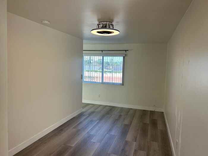 984 Mission Dr #4 - Photo 3 of 19