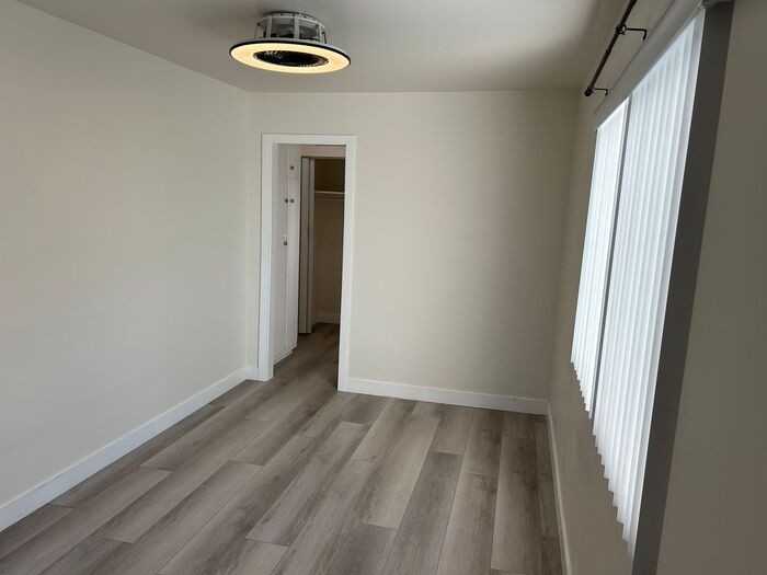 984 Mission Dr #4 - Photo 6 of 19