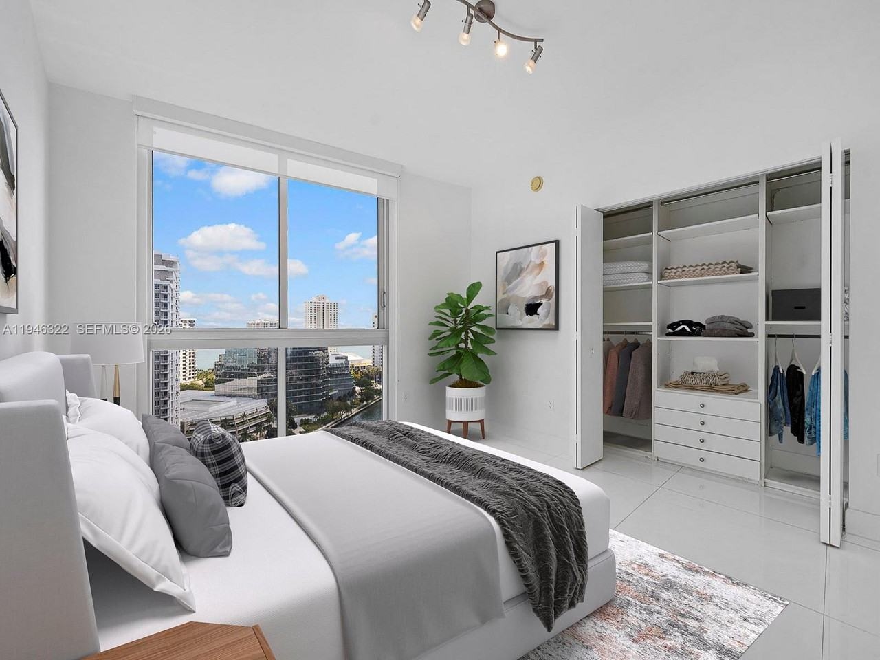 Brickell Ave & SE 6th St - Photo 4 of 9