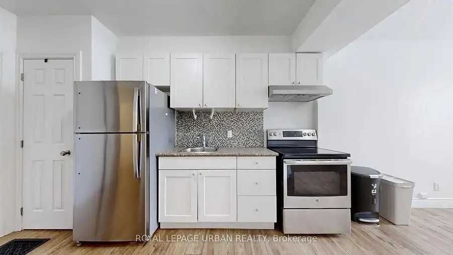 917 Carlaw Ave - Photo 3 of 10