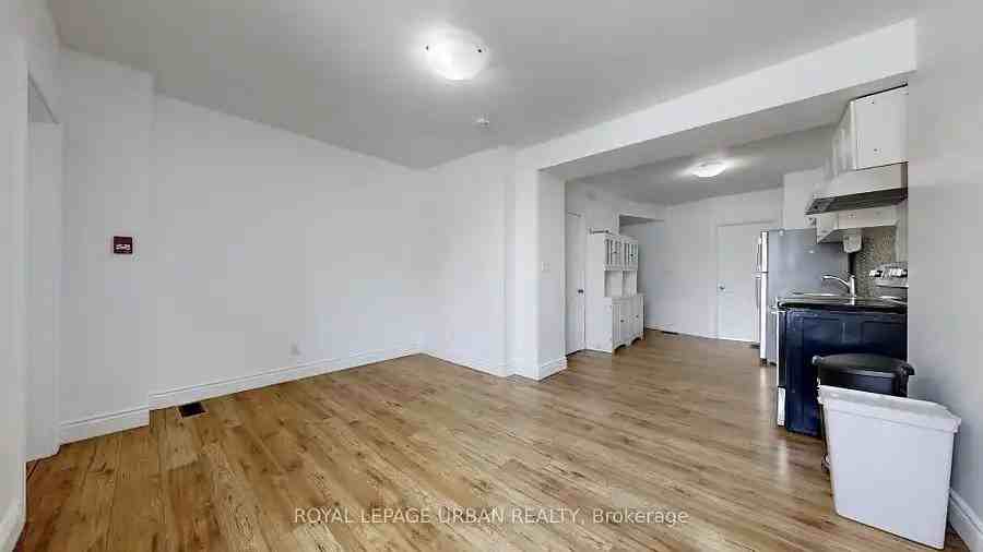 917 Carlaw Ave - Photo 6 of 10