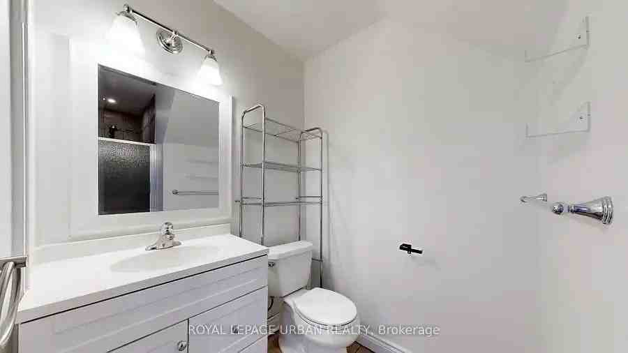 917 Carlaw Ave - Photo 7 of 10