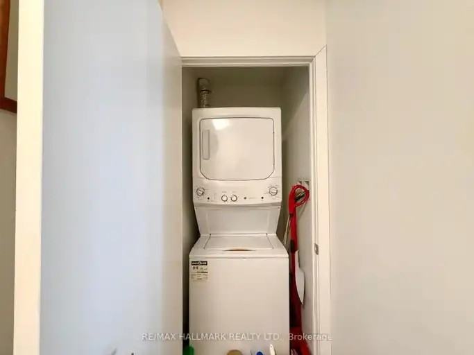 630 Greenwood Ave #312 - Photo 3 of 11