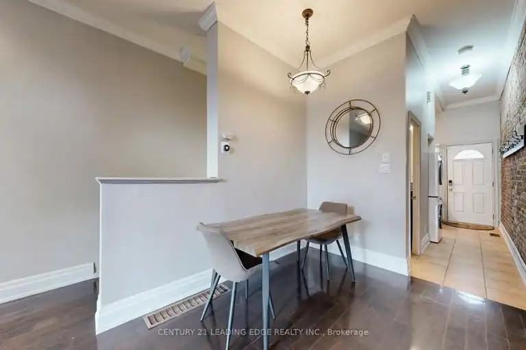 364 Dundas St E #4 - Photo 6 of 19