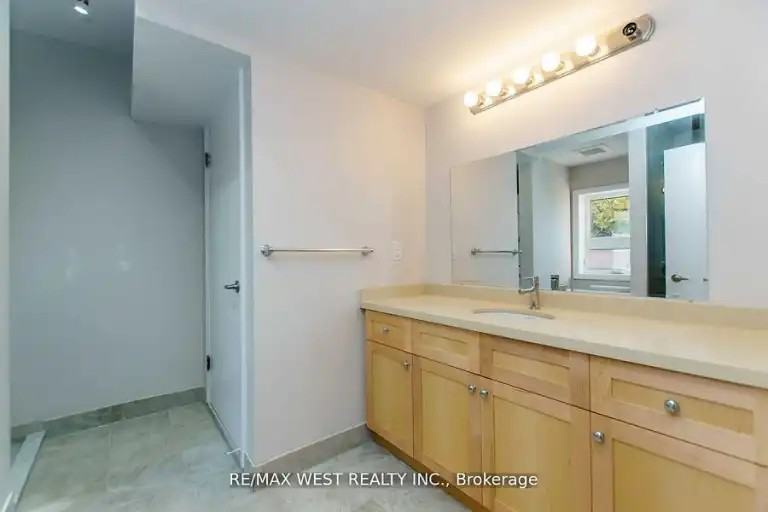 13 Grange Ave #2 - Photo 6 of 12