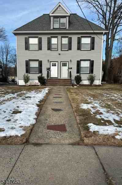 112 Park St - Photo 3 of 20