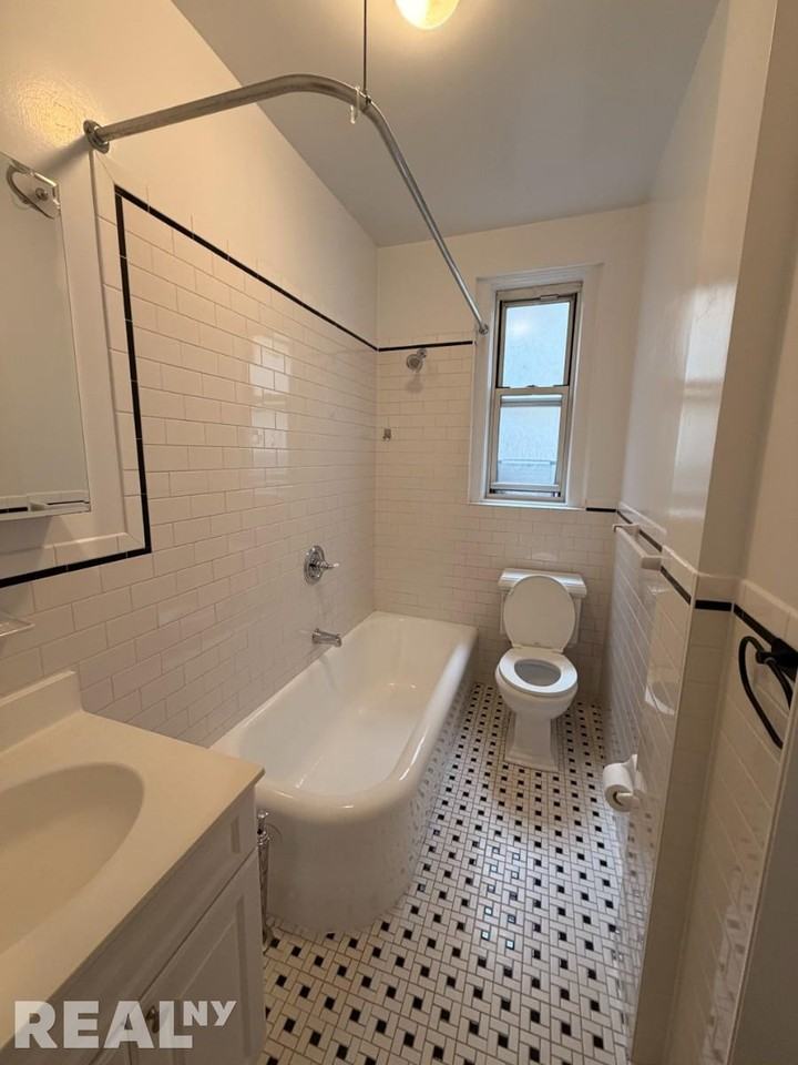 W 13th St #26 - Photo 5 of 5